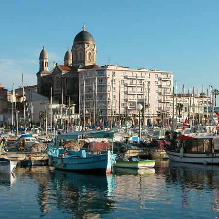 123 Sadi Carnot, Classe 2 Etoiles Saint-Raphaël Exteriör bild