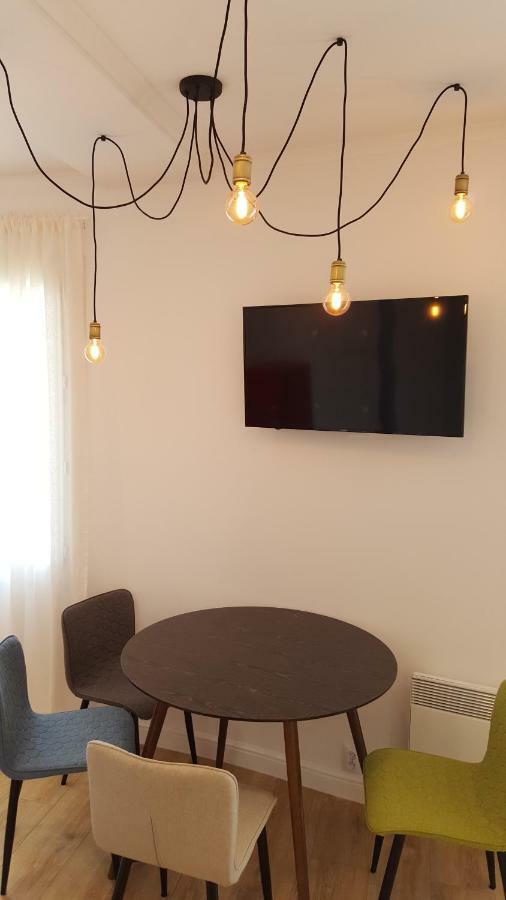 123 Sadi Carnot, Classe 2 Etoiles Saint-Raphaël Exteriör bild
