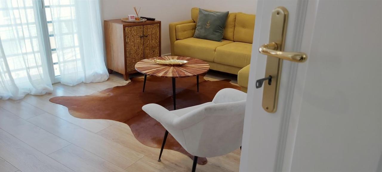 123 Sadi Carnot, Classe 2 Etoiles Saint-Raphaël Exteriör bild
