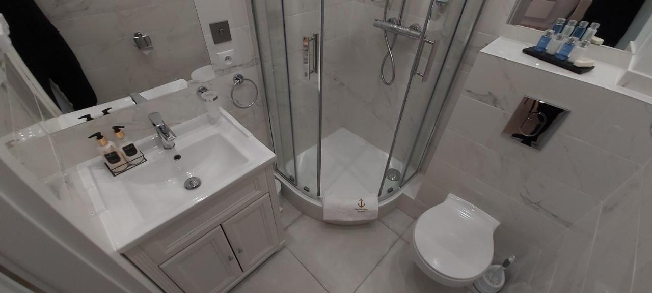 123 Sadi Carnot, Classe 2 Etoiles Saint-Raphaël Exteriör bild