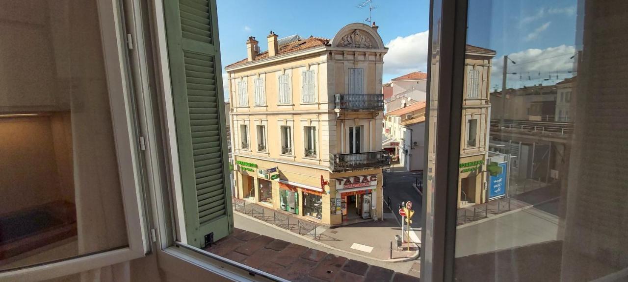 123 Sadi Carnot, Classe 2 Etoiles Saint-Raphaël Exteriör bild