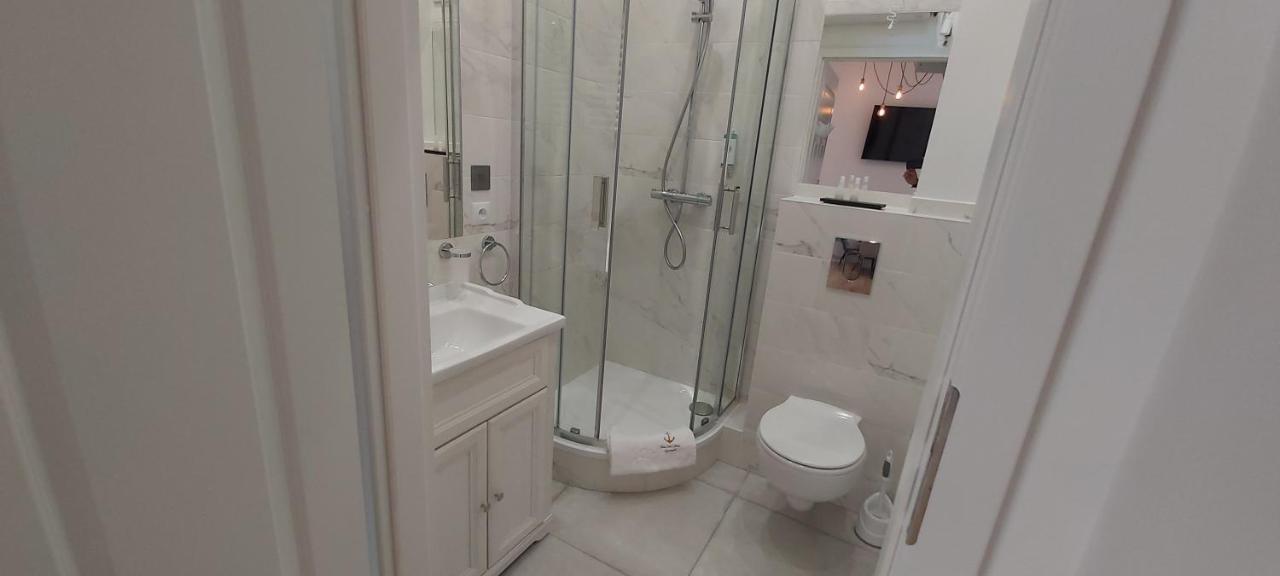 123 Sadi Carnot, Classe 2 Etoiles Saint-Raphaël Exteriör bild